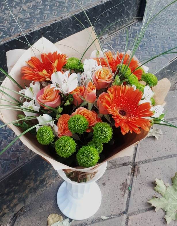 Букет цветов из: Герберы, Хризантемы, Альстромерии и Розы в Кукморе