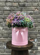 Цветочная композиция из Гипсофила и Розы в шляпной коробке в Кукморе