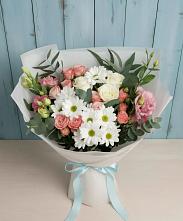 Букет цветов из:  Розы, Лизиантусы и Хризантемы в Кукморе