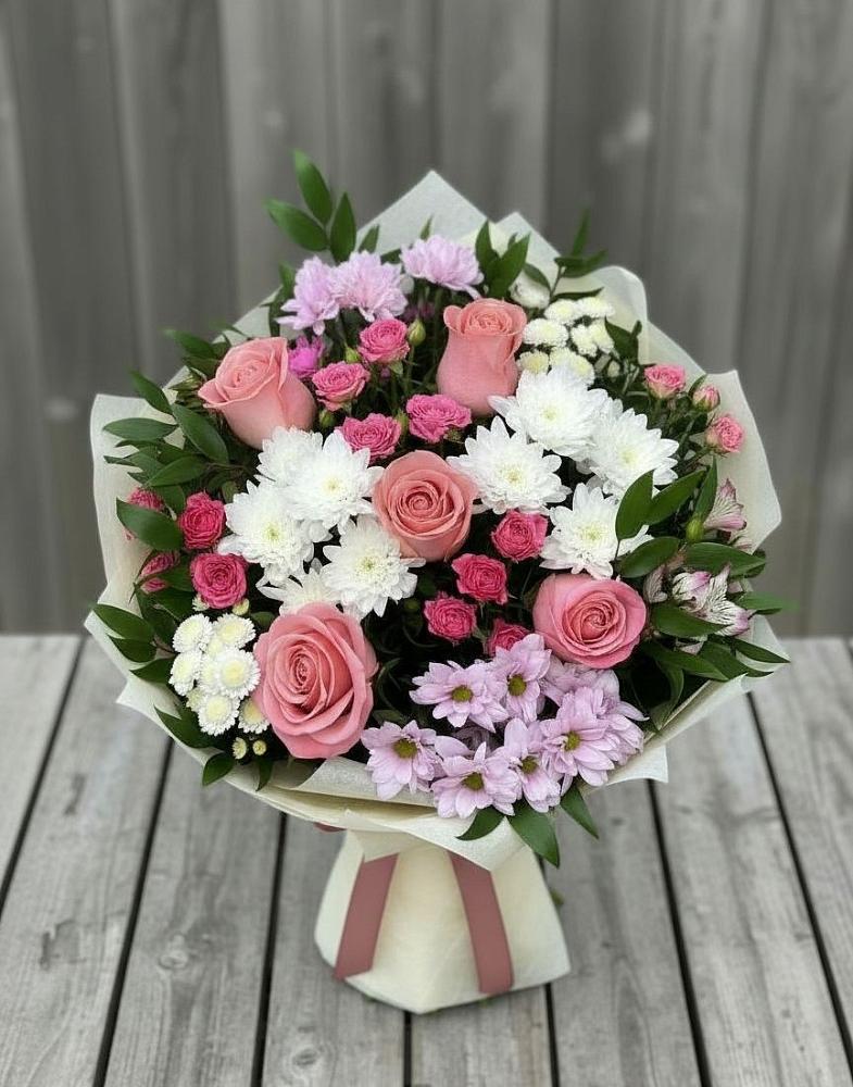 Букет цветов из: Альстромерии, Гвоздики, Розы и Хризантемы в Кукморе