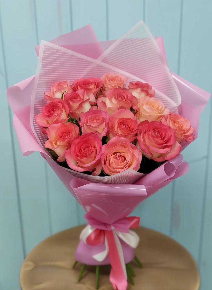 Букет 15 Розовых роз Равель в Кукморе