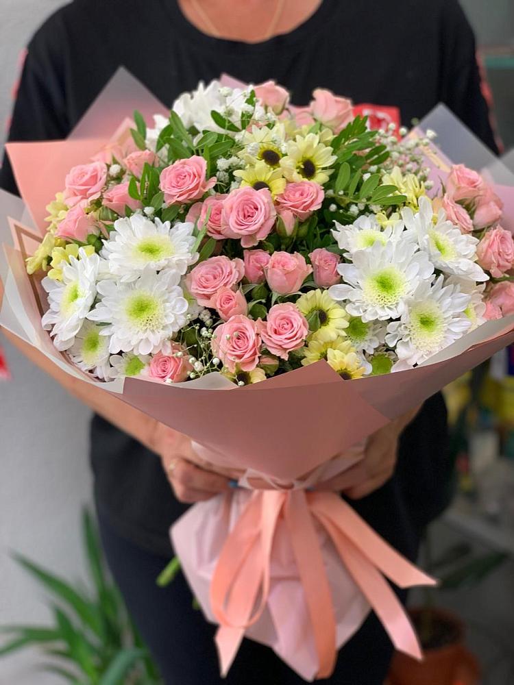 Букет цветов из: Розы и Хризантемы в Кукморе