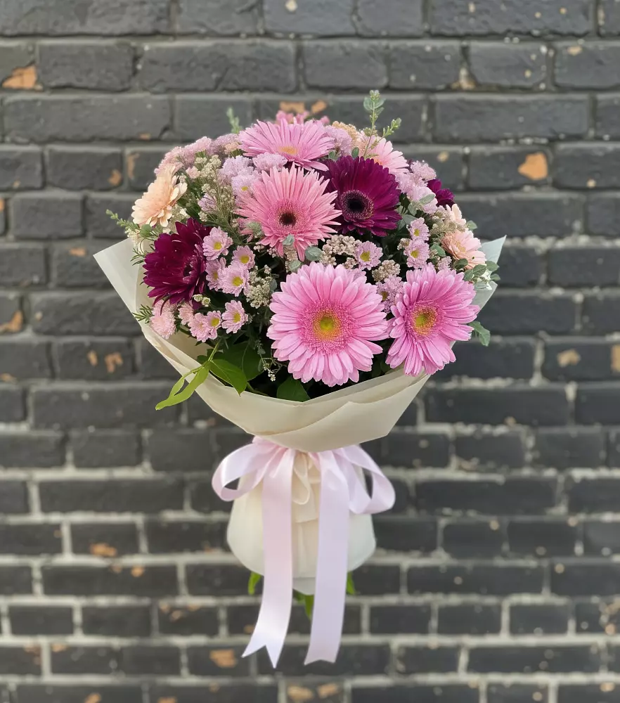 Букет цветов из: Герберы и Хризантемы в Кукморе