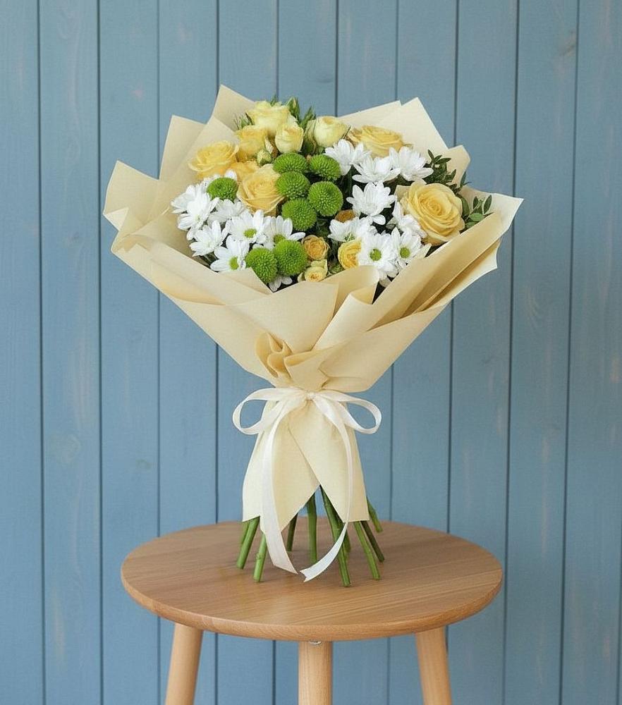 Букет цветов из: Хризантемы и Розы в Кукморе