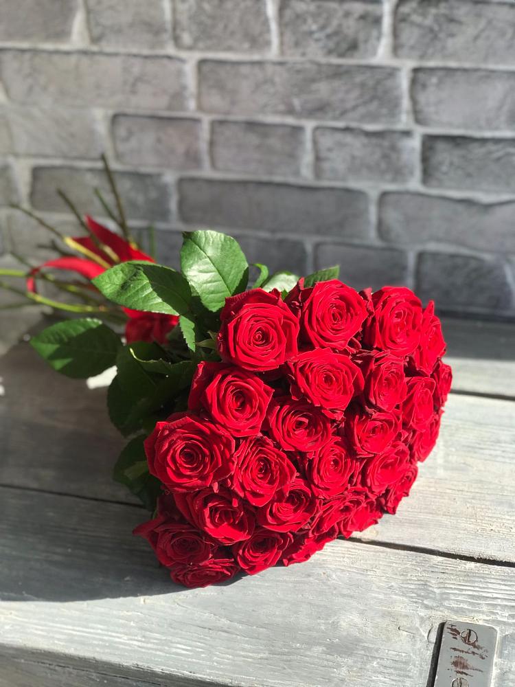 Букет Красные розы Фридом в Кукморе