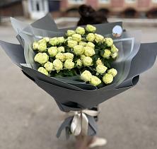 Букет Белые кустовые розы Солинеро в Кукморе