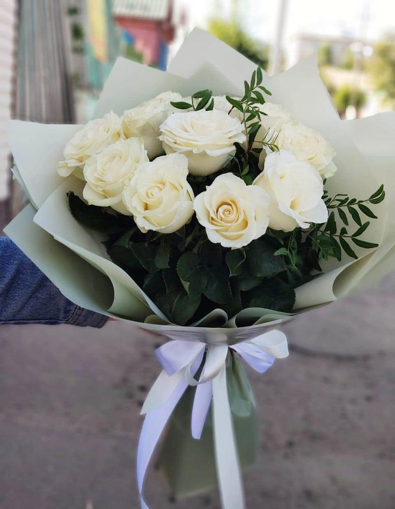 Букет Белые розы Проуд в Кукморе