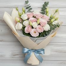 Букет цветов из:  Лизиантусы в Кукморе