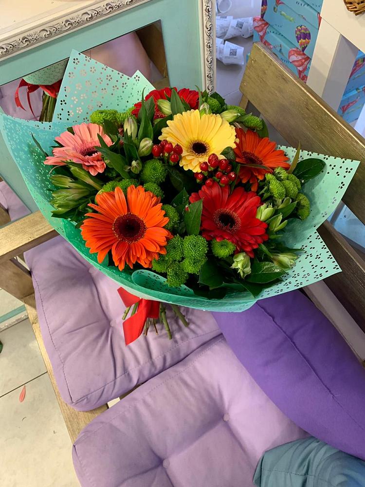 Букет цветов из: Герберы, Хризантемы и Альстромерии в Кукморе