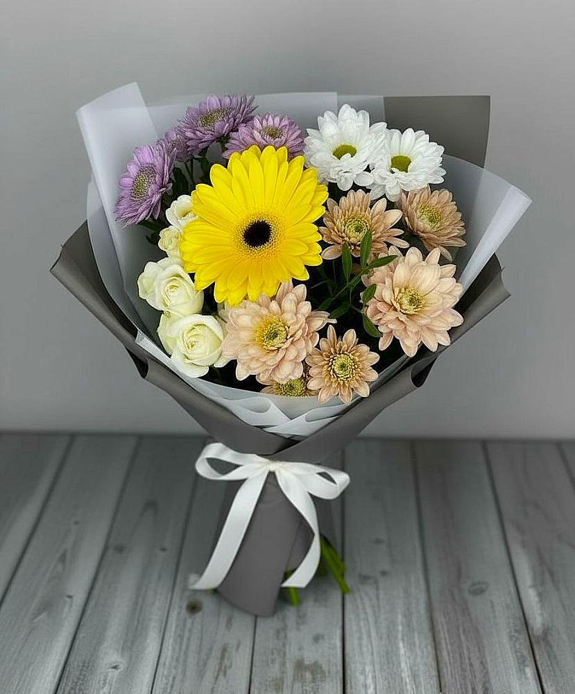 Букет цветов из: Розы, Герберы и Хризантемы в Кукморе