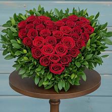 Цветочная композиция из Розы в виде сердца в Кукморе