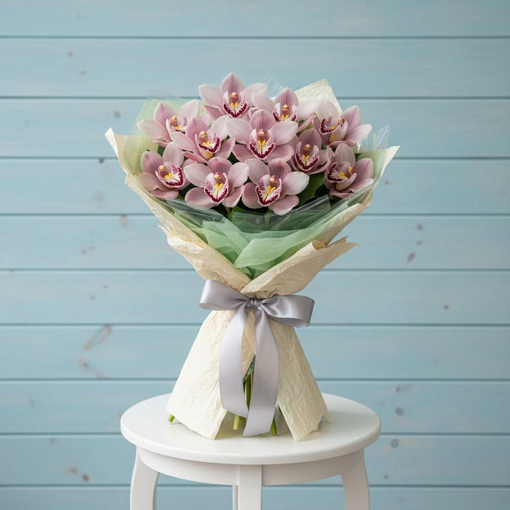 Букет цветов из: Орхидеи и Розы в Кукморе