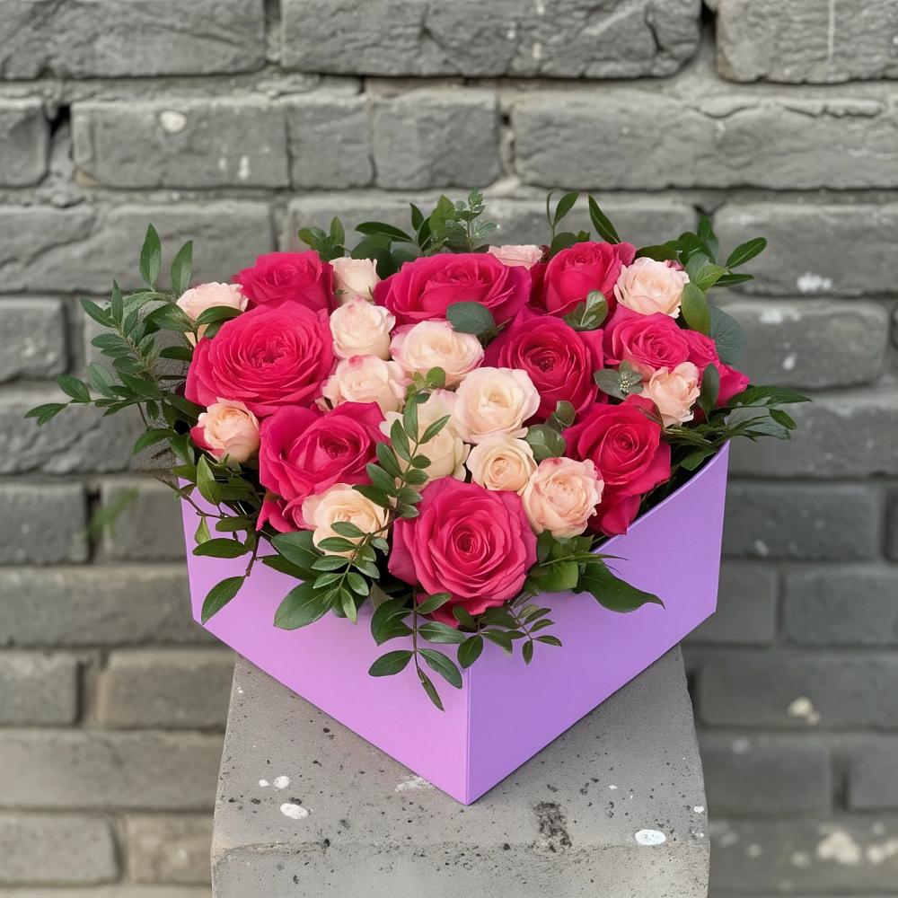 Цветочная композиция из Розы в коробке в Кукморе