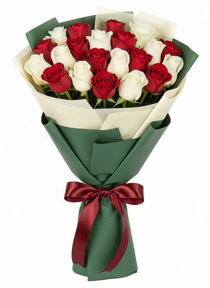 Букет Микс из красных и белых роз в Кукморе