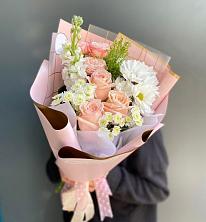 Букет цветов из:  Хризантемы и Розы в Кукморе