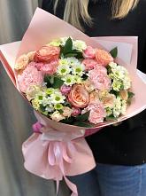 Букет нежные объятья в Кукморе Букет цветов из: Гвоздики, Розы и Хризантемы в Кукморе