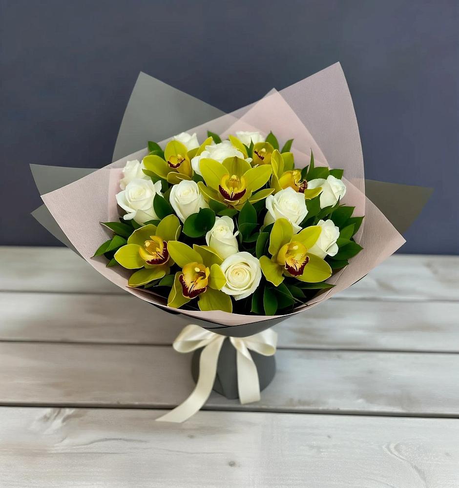 Букет цветов из: Орхидеи и Розы в Кукморе