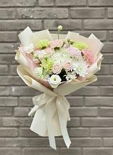 Букет цветов из:  Гвоздики, Розы, Лизиантусы и Хризантемы #REPLACE_PRED# Кукморе