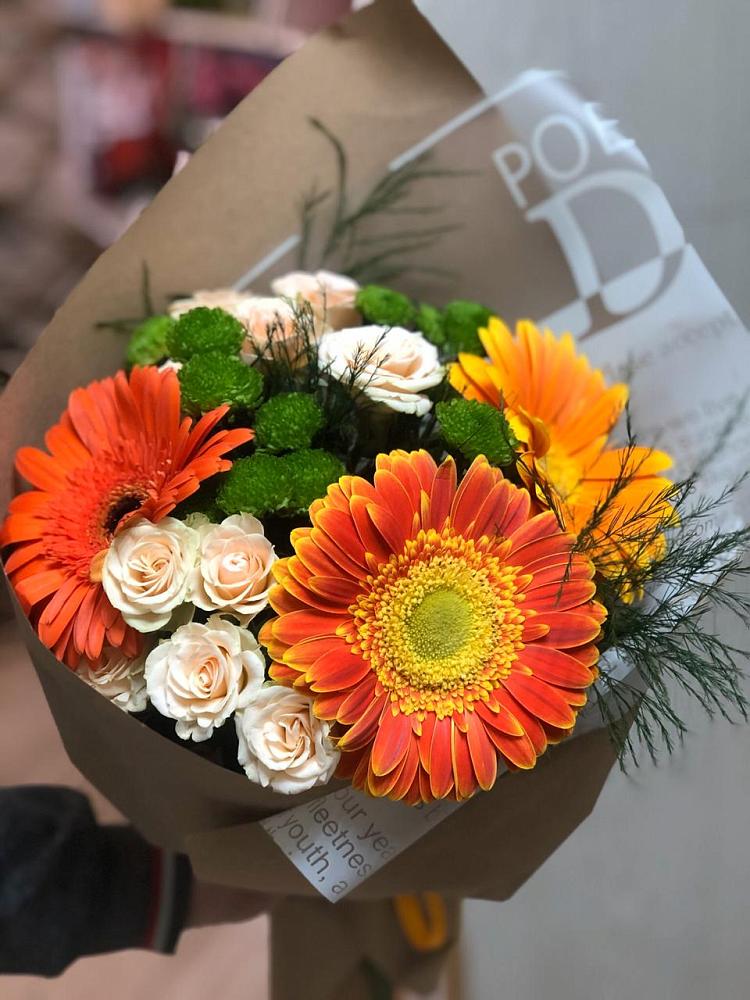 Букет цветов из: Герберы, Хризантемы и Розы в Кукморе