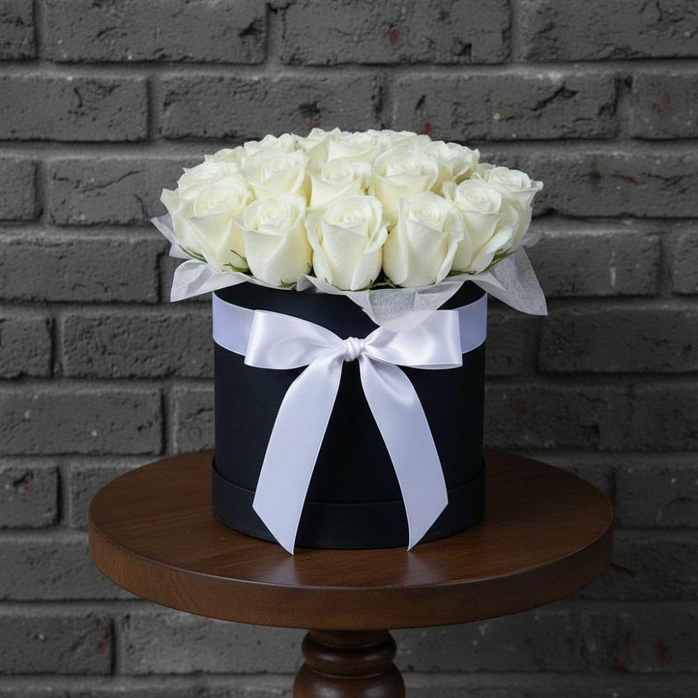 Цветочная композиция из Розы в шляпной коробке в Кукморе