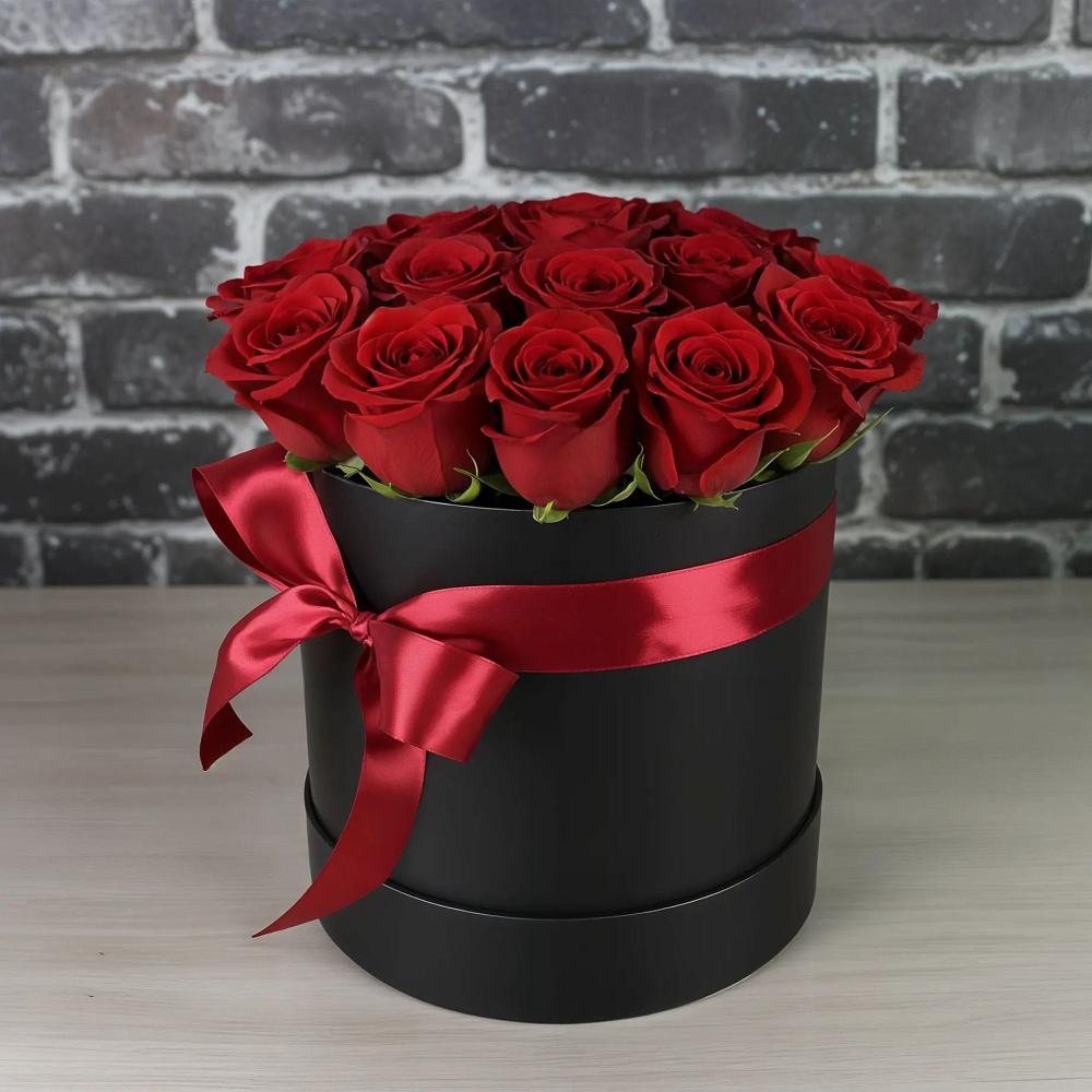 Цветочная композиция из Розы в шляпной коробке в Кукморе