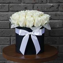 Цветочная композиция из Розы в шляпной коробке в Кукморе