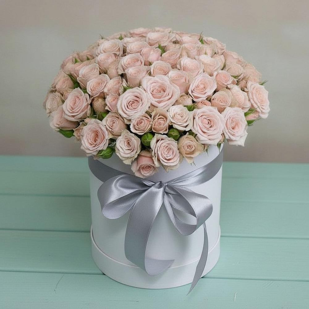 Цветочная композиция из Розы в шляпной коробке в Кукморе