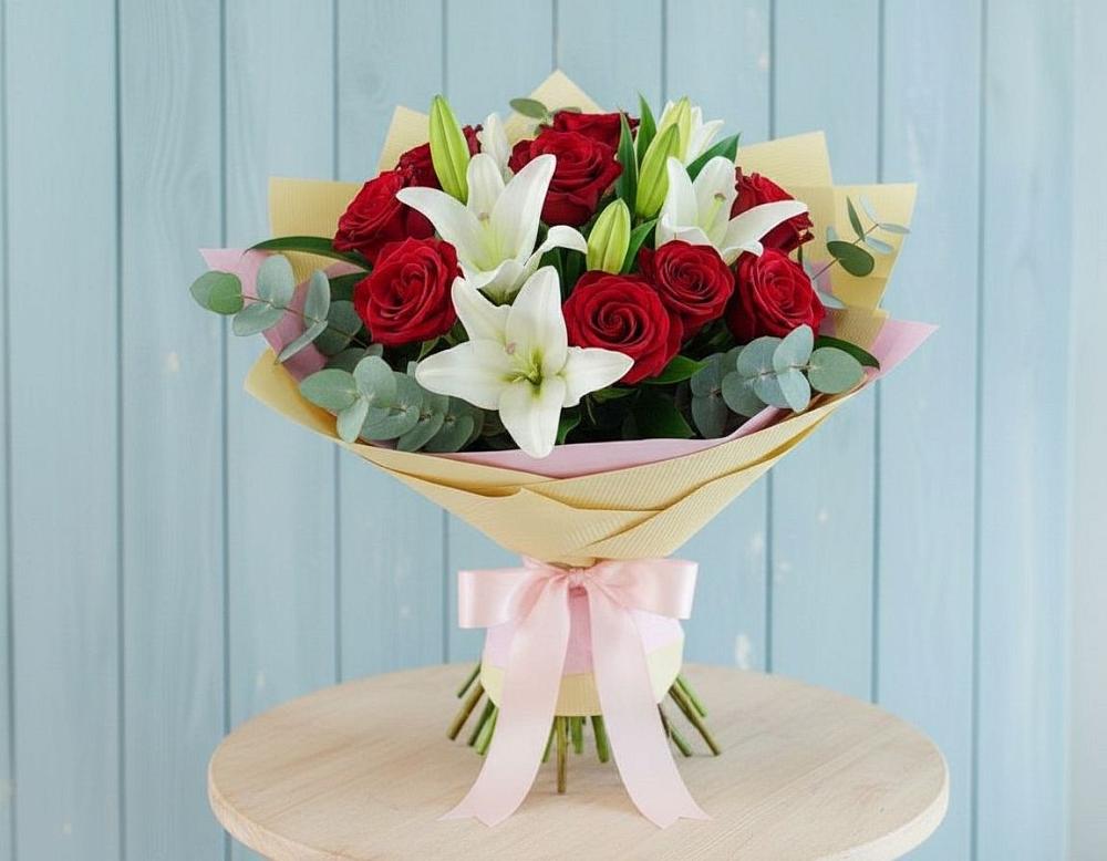 Букет цветов из: Лилии и Розы в Кукморе