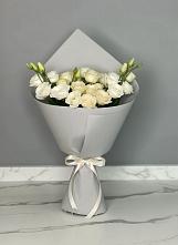 Букет цветов из:  Розы и Лизиантусы в Кукморе